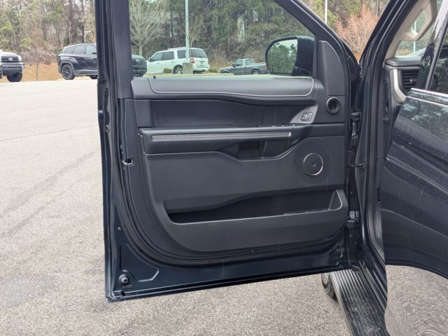 Certified 2024 Ford Expedition XLT image 14