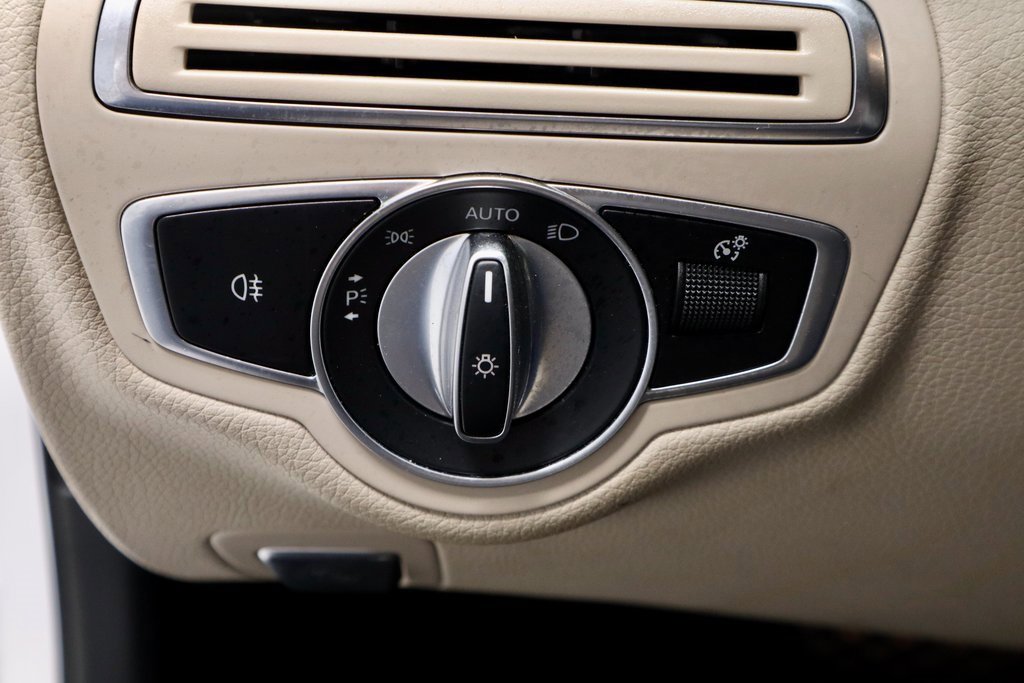 Used 2021 Mercedes-Benz C 300 4MATIC Sedan image 29