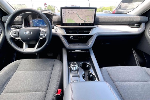Certified 2025 Ford Explorer Active RWD image 14