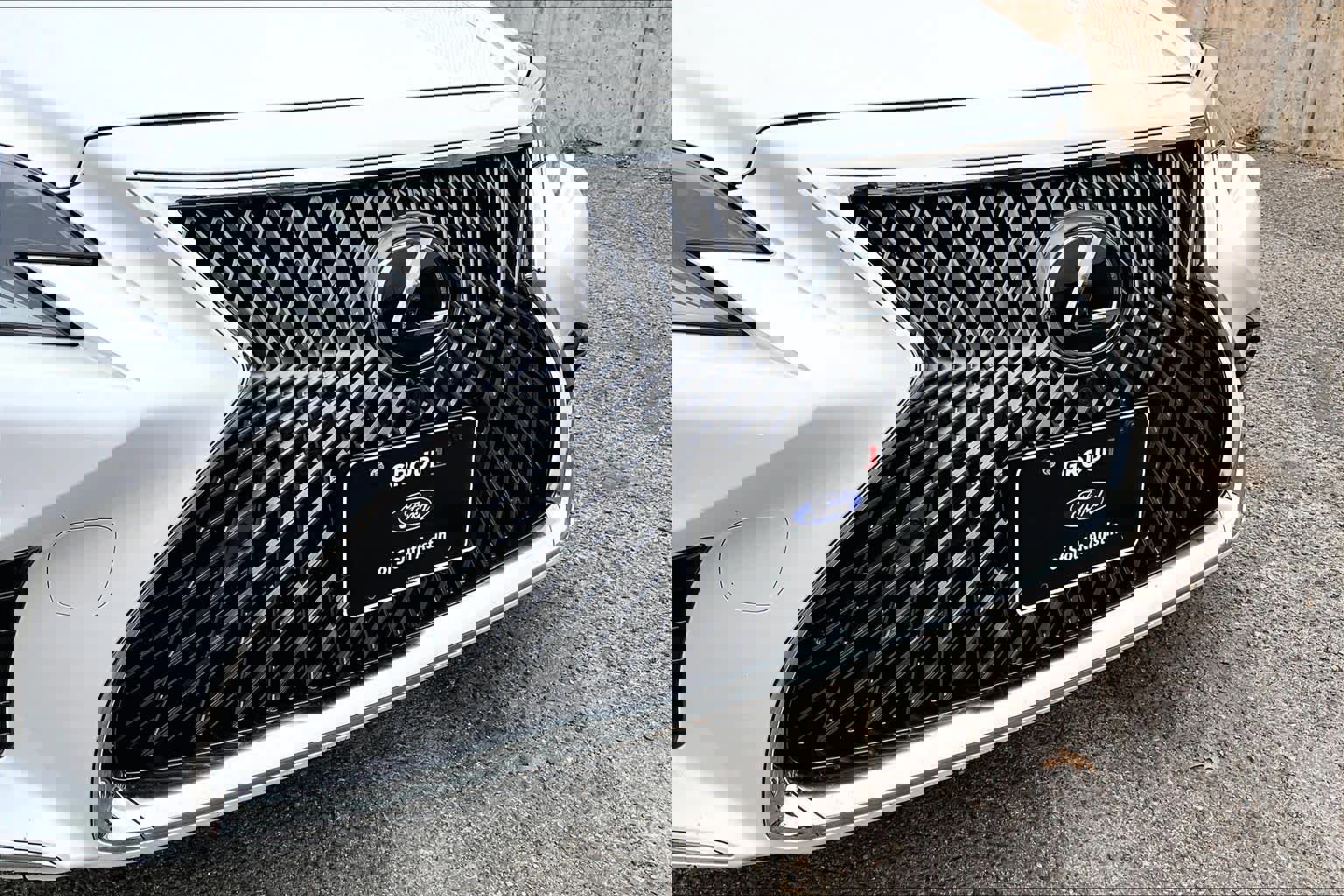 Used 2020 Lexus LS 500 w/ Interior Upgrade Package image 31