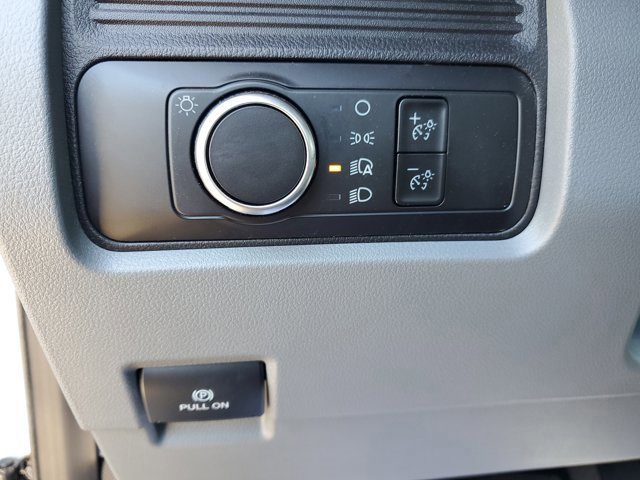 Certified 2025 Ford F550 4x4 Regular Cab Super Duty image 18