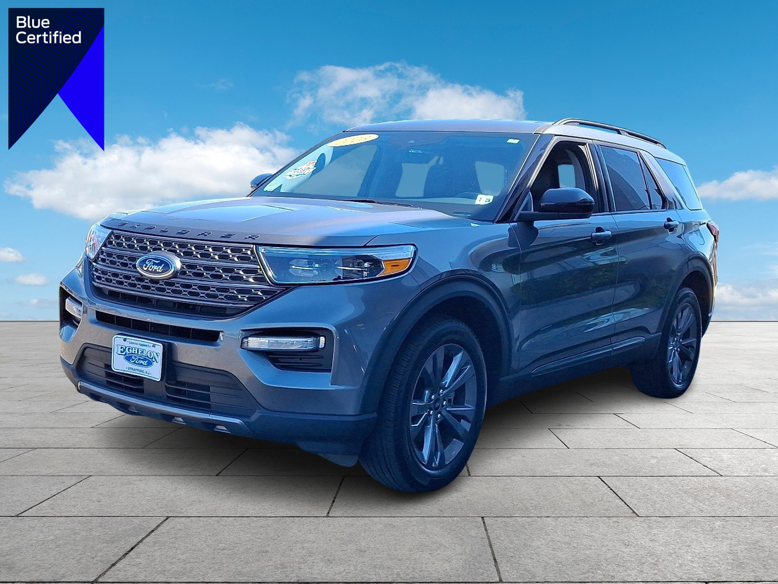 Certified 2023 Ford Explorer XLT w/ Equipment Group 202A AWD/4WD image 1