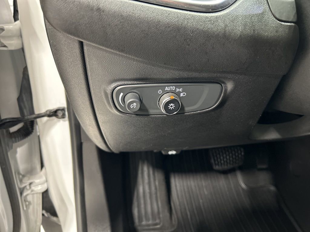 Used 2019 Chevrolet Equinox LT image 14