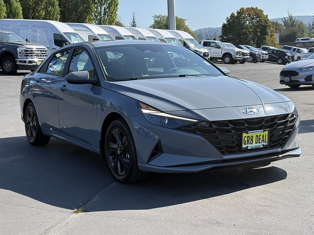 Used 2023 Hyundai Elantra Blue w/ Preferred Accessory Package FWD image 3