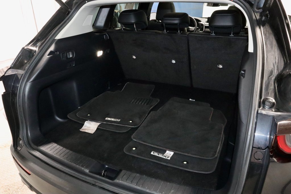 Used 2025 MAZDA CX-50 AWD 2.5 S w/ Premium Package image 16