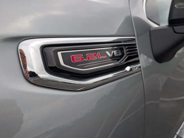 Used 2024 GMC Sierra 1500 SLT w/ SLT Premium Plus Package AWD/4WD image 9