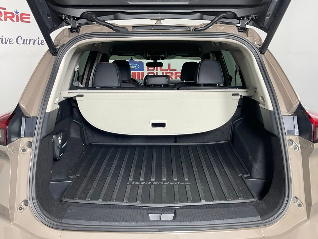 Used 2025 Nissan Rogue SV AWD/4WD image 11