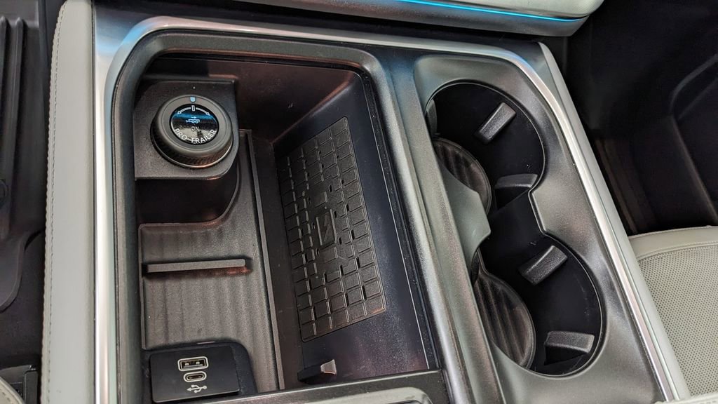 Certified 2025 Ford Expedition Platinum image 32