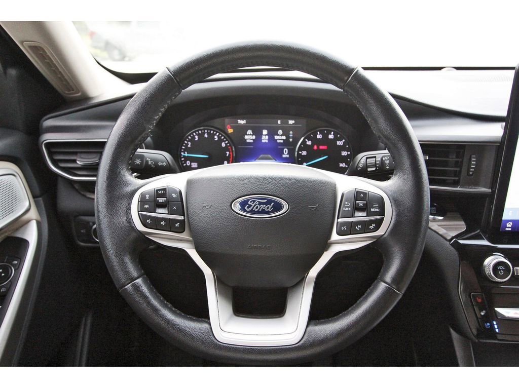 Certified 2022 Ford Explorer Limited w/ Limited Technology Package RWD image 15