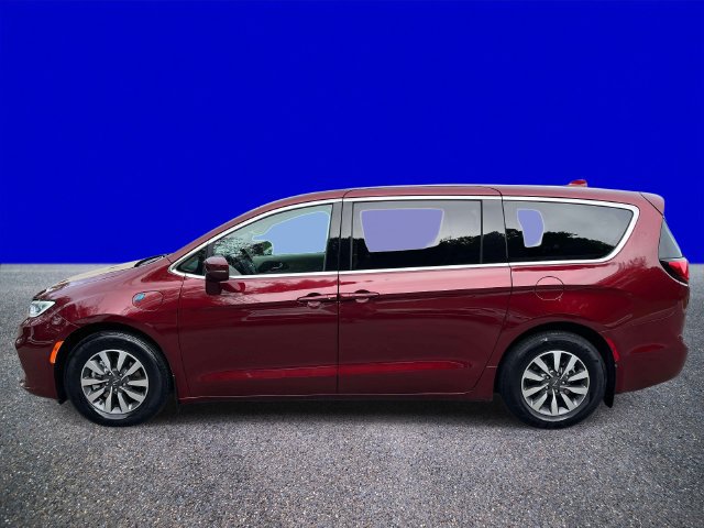 Used 2022 Chrysler Pacifica Touring-L FWD image 6