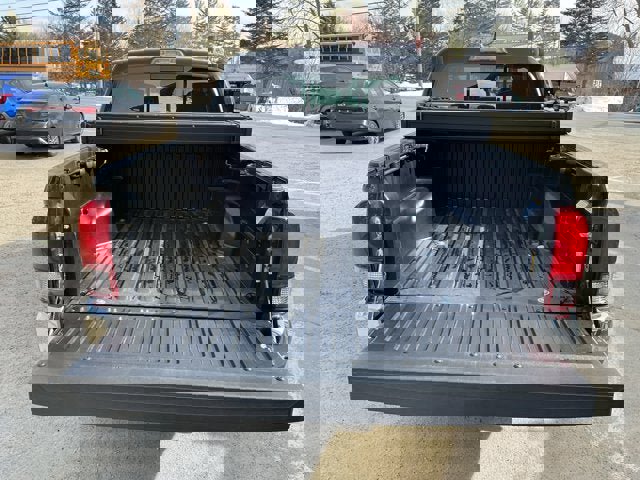 Used 2019 Toyota Tacoma SR5 AWD/4WD image 12