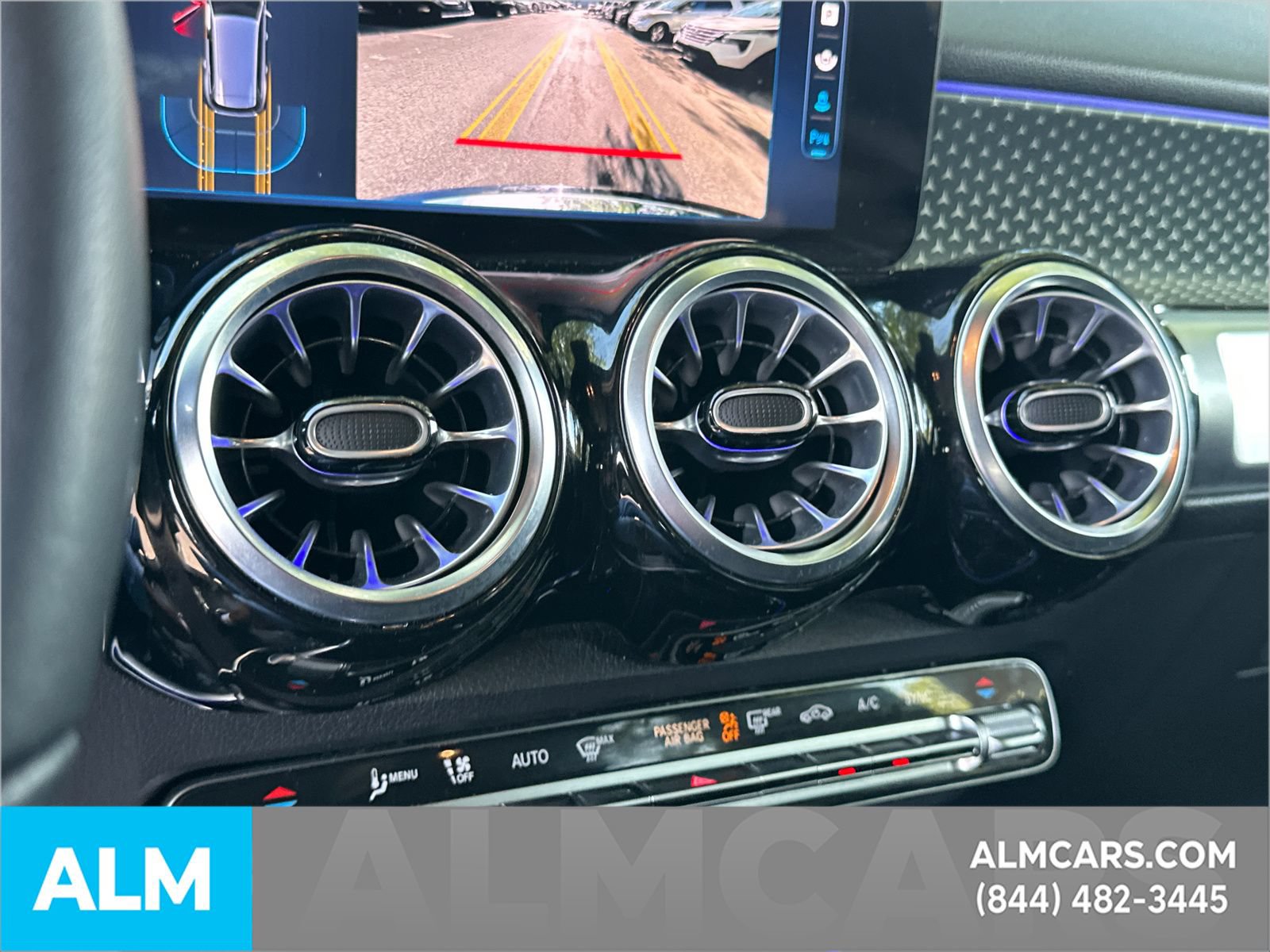 Used 2025 Mercedes-Benz GLB 250 image 35