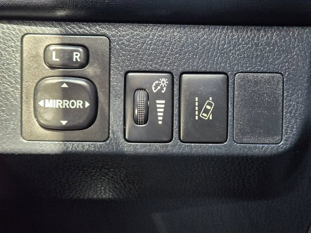 Used 2018 Toyota RAV4 XLE FWD image 21