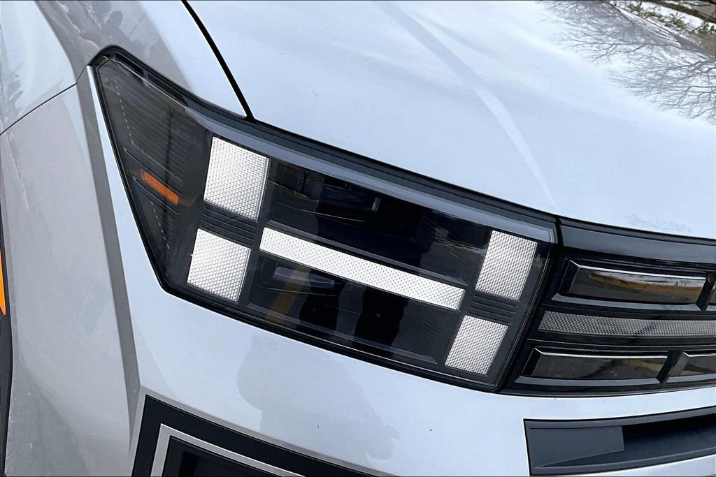 Used 2025 Hyundai Santa Fe XRT image 29