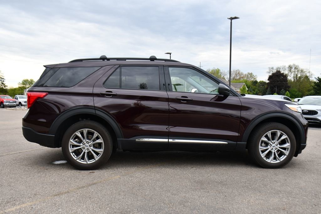 Certified 2023 Ford Explorer XLT w/ Equipment Group 202A AWD/4WD image 7