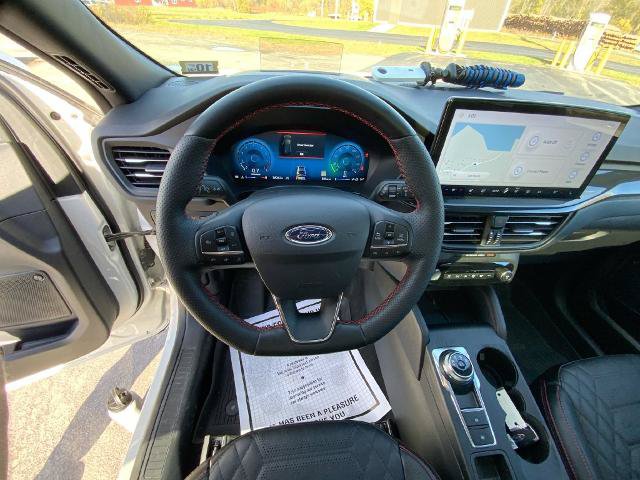 Certified 2024 Ford Escape ST-Line Elite w/ Premium Technology Package AWD/4WD image 15