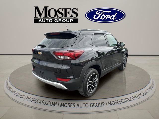 Used 2025 Chevrolet TrailBlazer LT AWD/4WD image 3