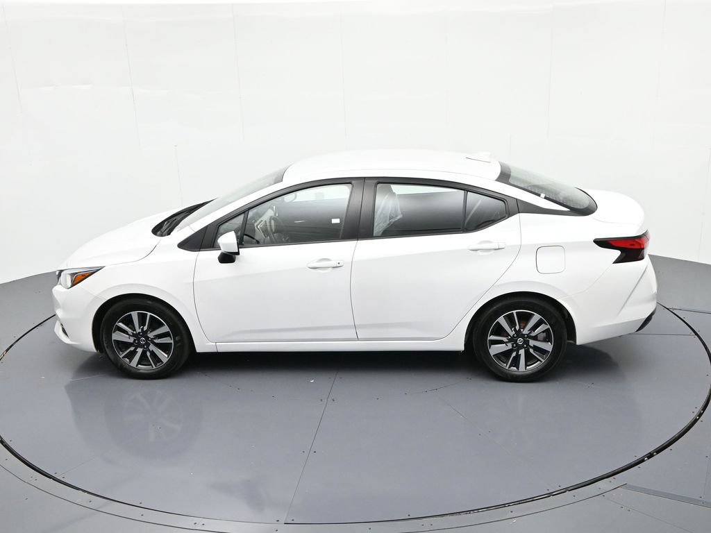 Used 2022 Nissan Versa SV FWD image 17