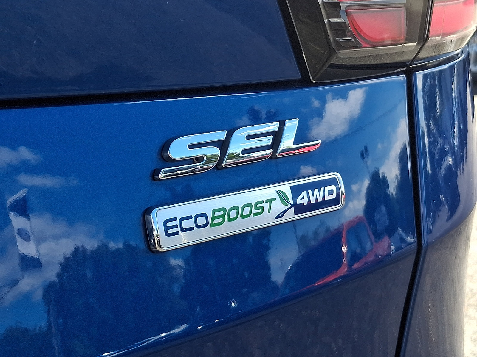Certified 2018 Ford Escape SEL AWD/4WD image 29