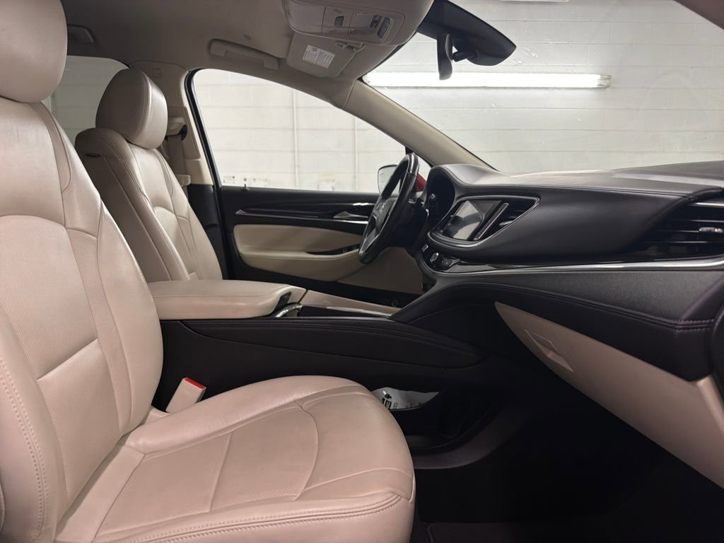 Used 2023 Buick Enclave Essence image 29