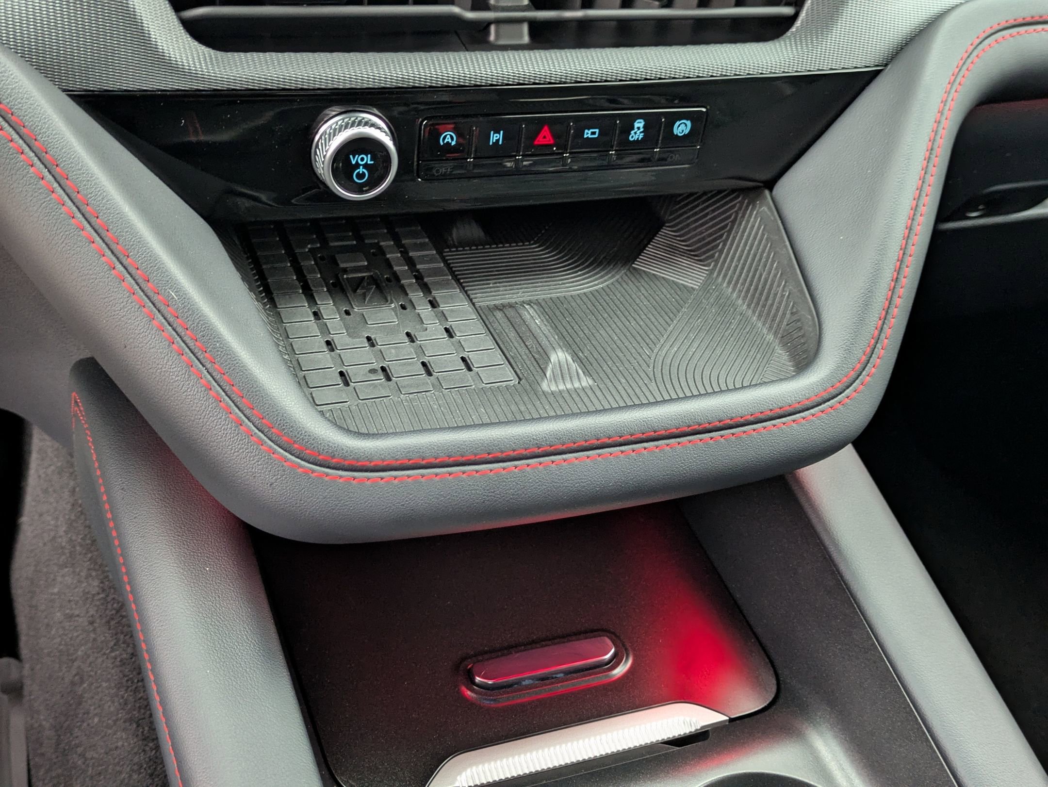 Certified 2025 Ford Explorer ST-Line w/ Premium Package image 25