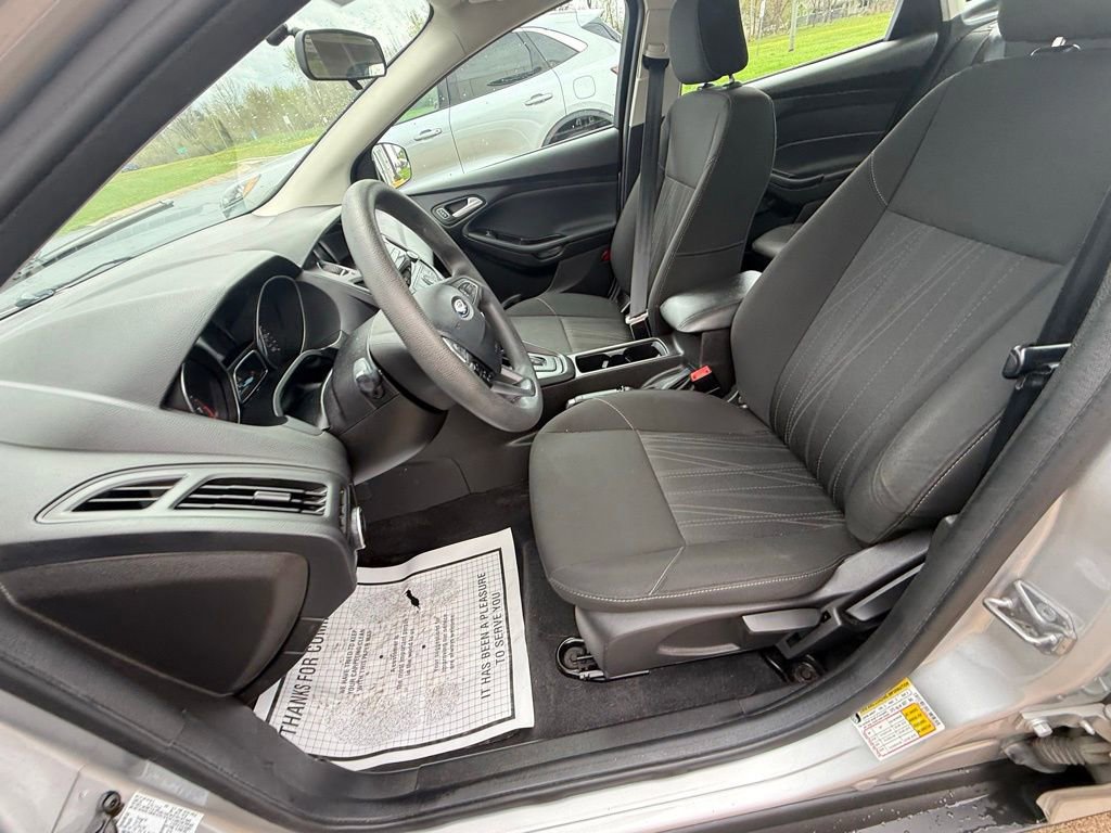 Certified 2017 Ford Focus SE FWD image 17
