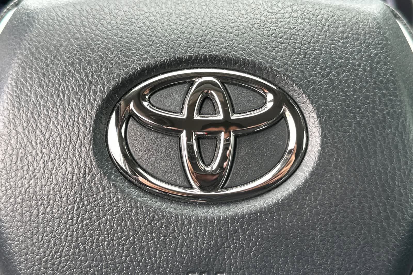 Used 2023 Toyota Camry LE FWD image 27