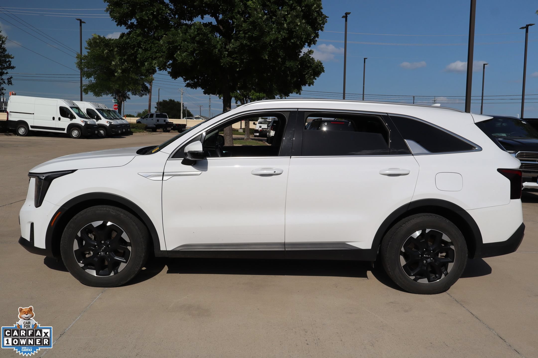 Used 2025 Kia Sorento S FWD image 7