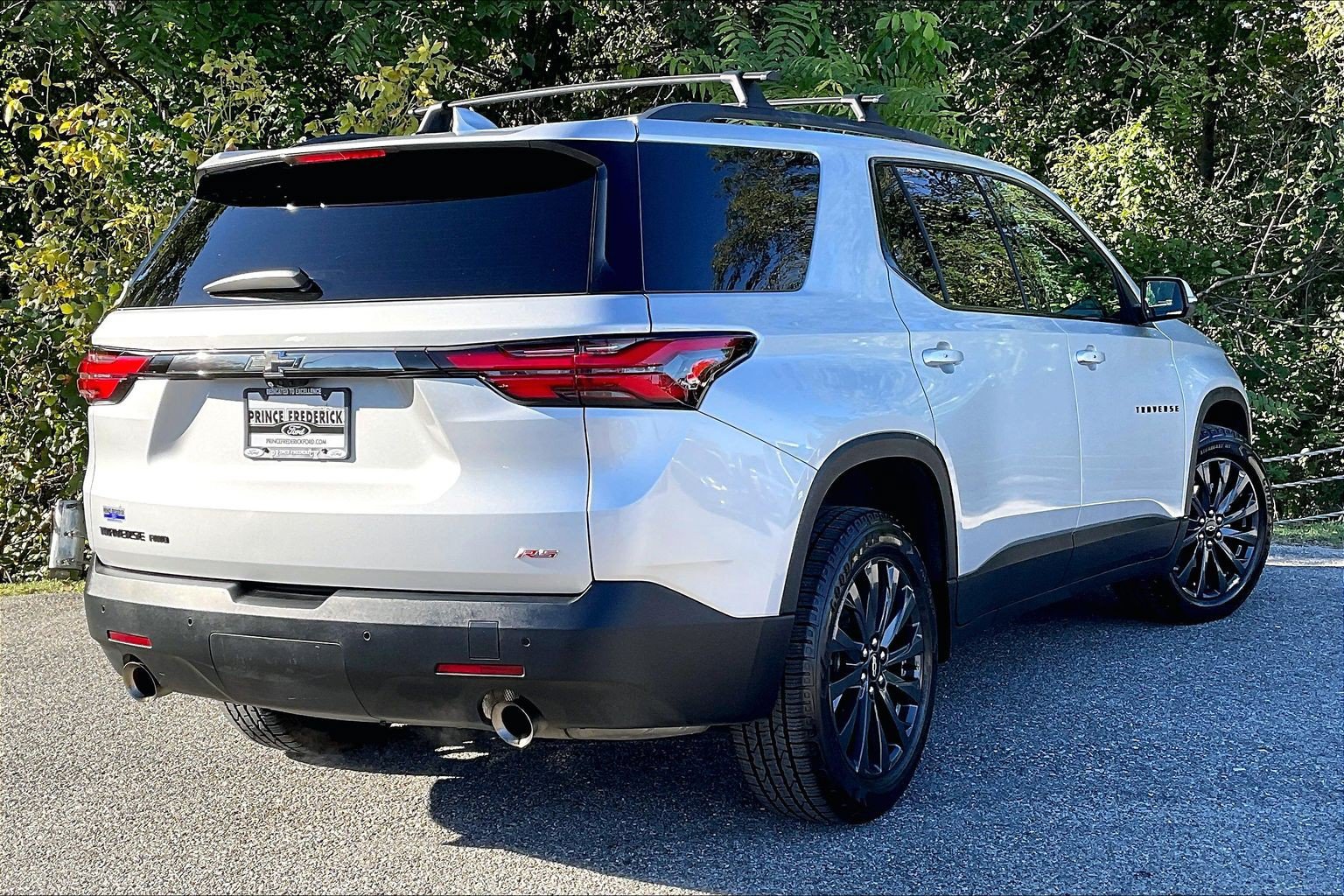 Used 2022 Chevrolet Traverse RS w/ LPO, Floor Liner Package AWD/4WD image 13
