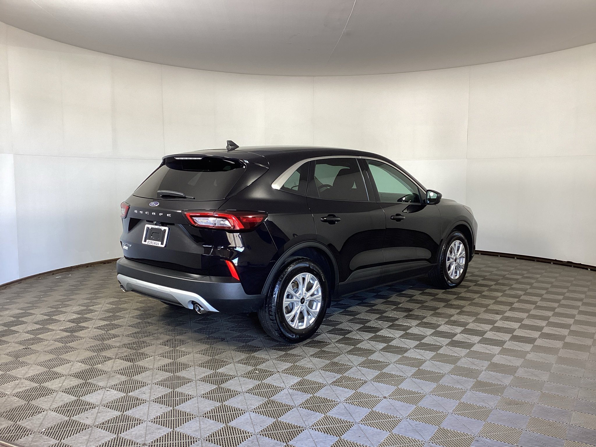 Certified 2023 Ford Escape Active w/ Cold Weather Package FWD image 2