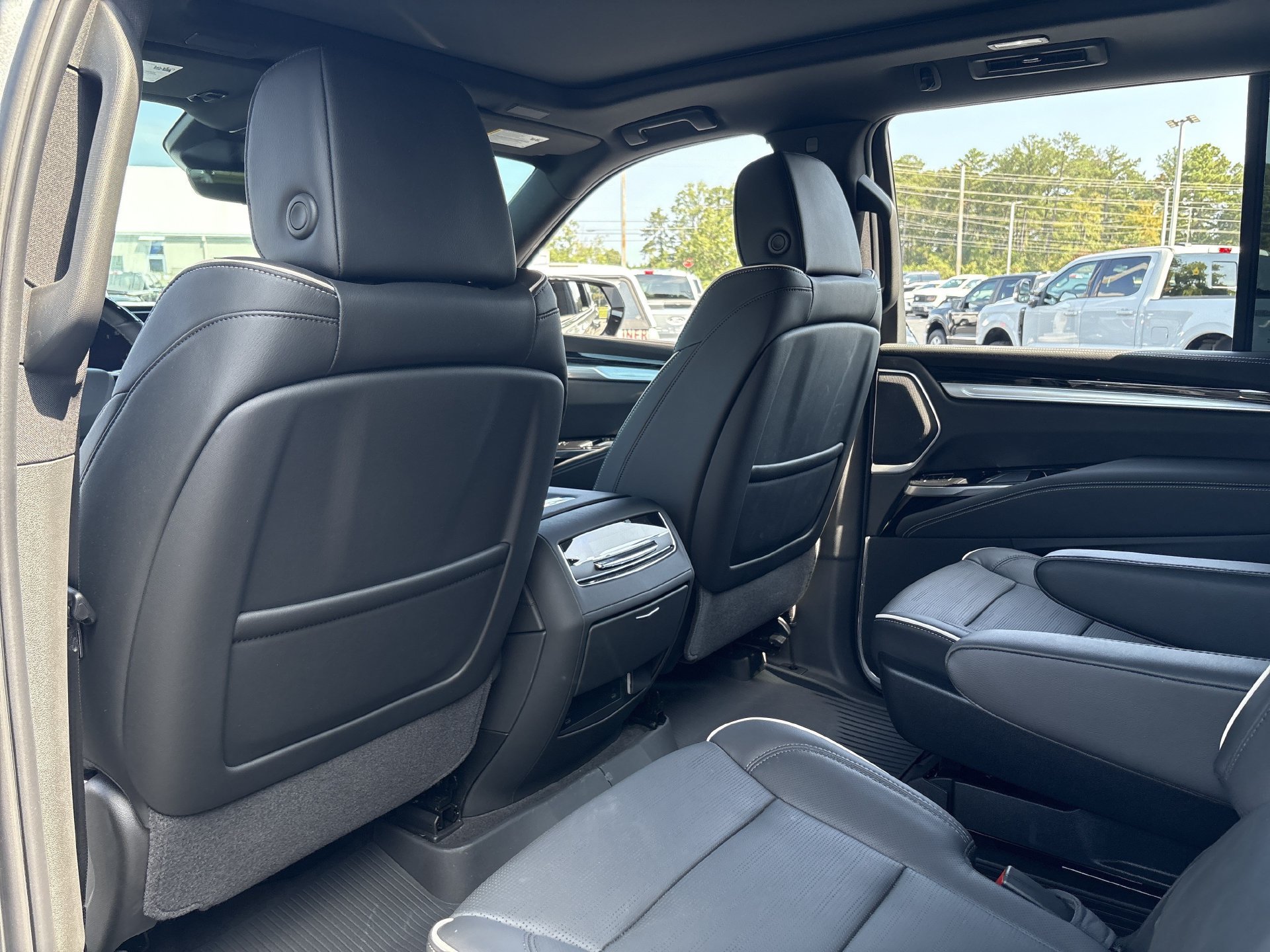Used 2026 Cadillac Escalade Sport w/ LPO, ONYX Package AWD/4WD image 7