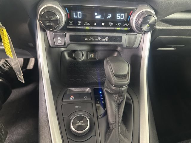 Used 2024 Toyota RAV4 LE AWD/4WD image 21