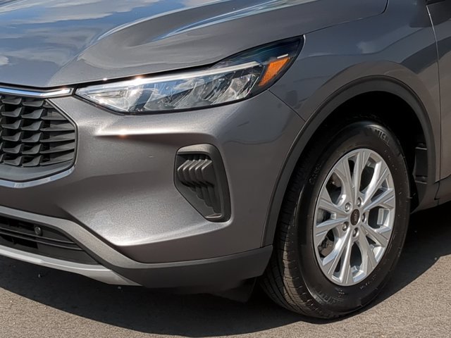 Certified 2024 Ford Escape Active w/ Cold Weather Package FWD image 9