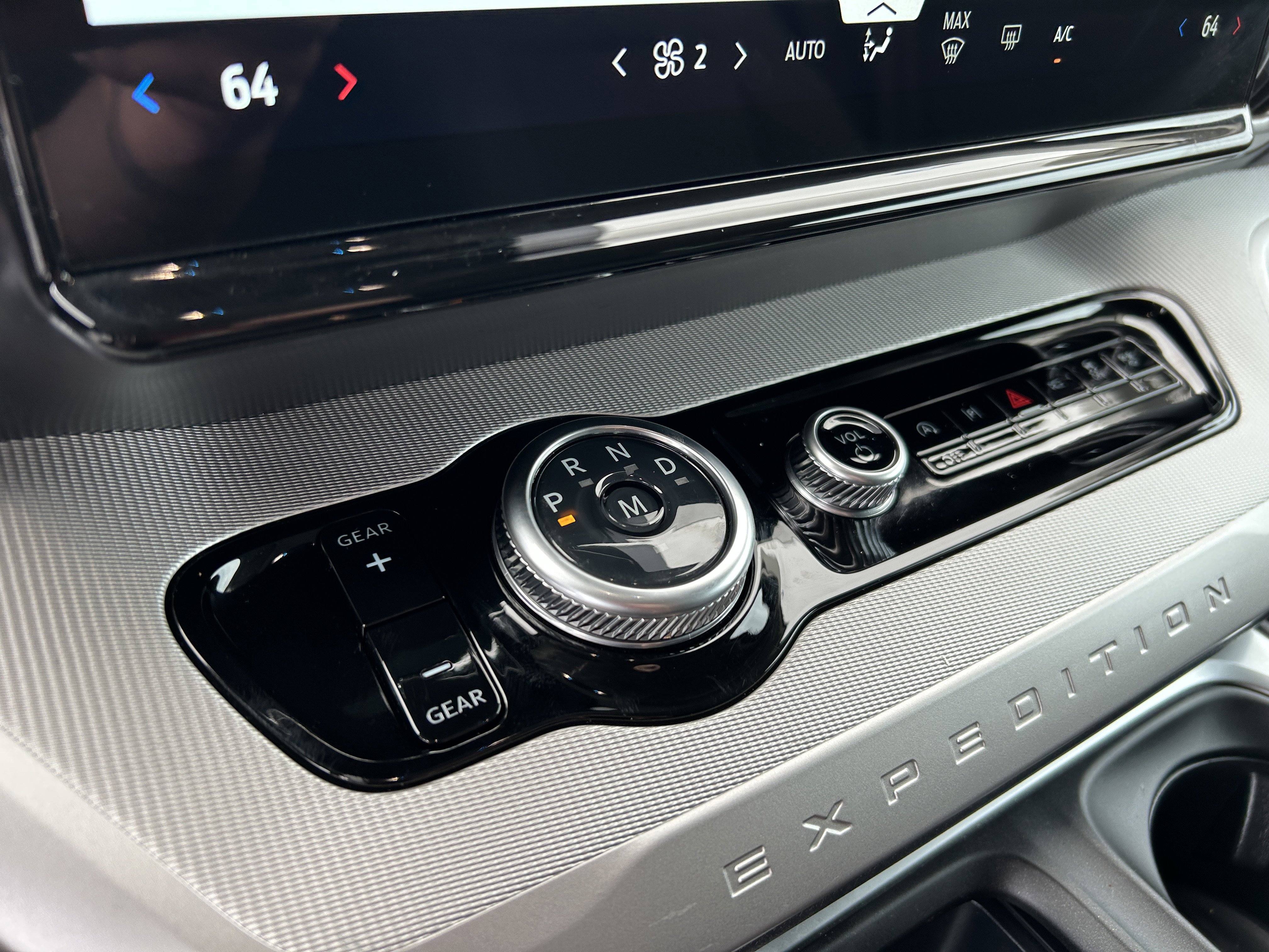 Certified 2025 Ford Expedition Active image 21