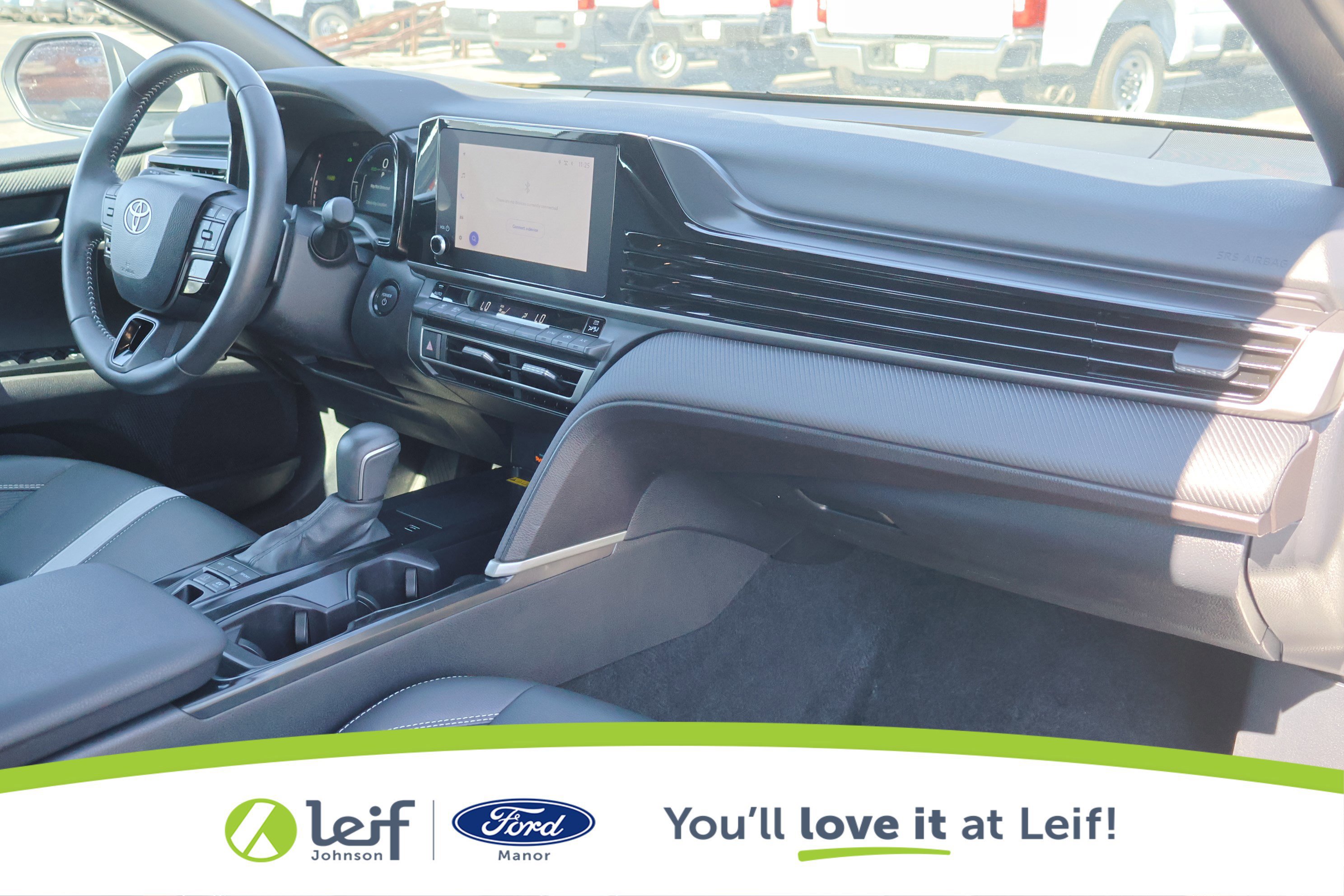 Used 2025 Toyota Camry SE image 35