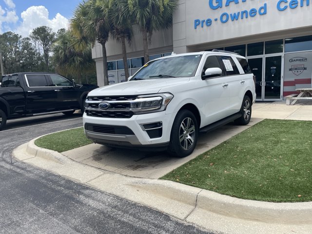 Certified 2024 Ford Expedition Limited RWD image 3