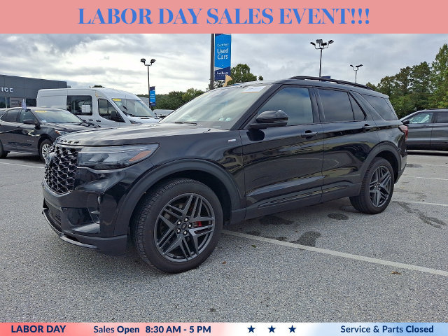 Certified 2025 Ford Explorer ST-Line w/ Premium Package AWD/4WD image 5