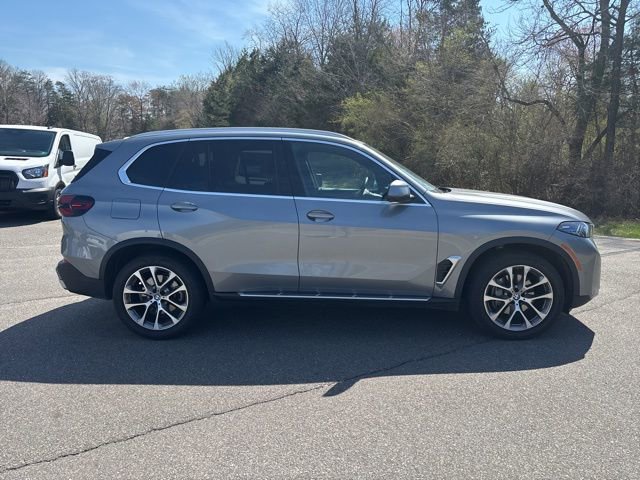 Used 2026 BMW X5 xDrive40i image 2