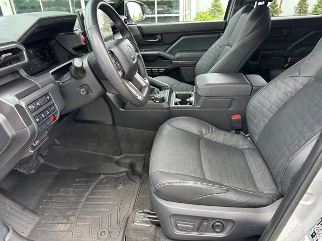Used 2025 Toyota 4Runner TRD Sport Premium AWD/4WD image 17