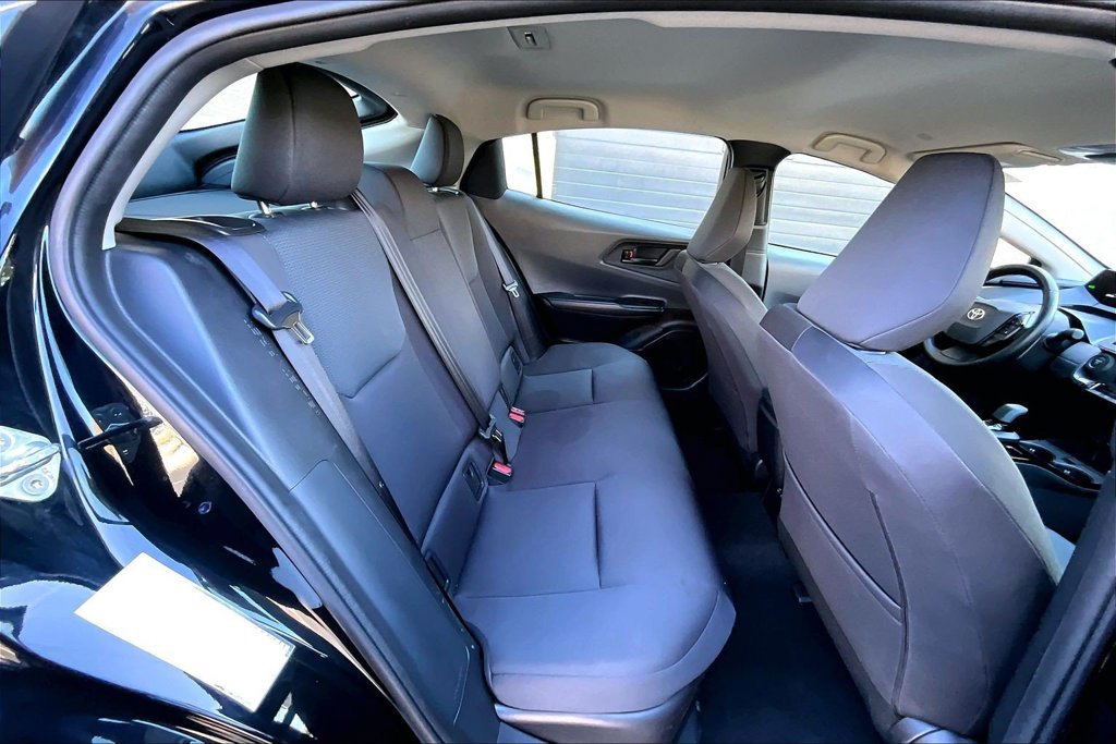 Used 2025 Toyota Prius LE FWD image 25