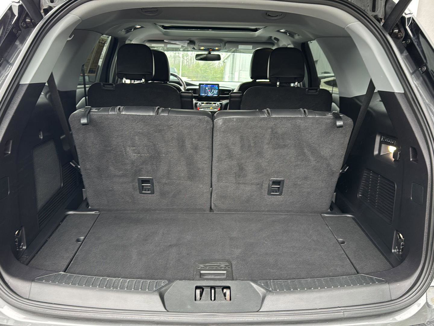 Certified 2022 Ford Explorer Limited w/ Equipment Group 301A image 29