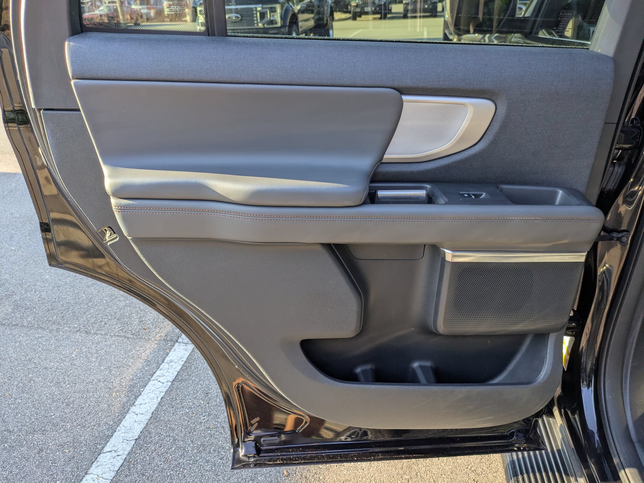 Certified 2025 Ford Expedition Active AWD/4WD image 28
