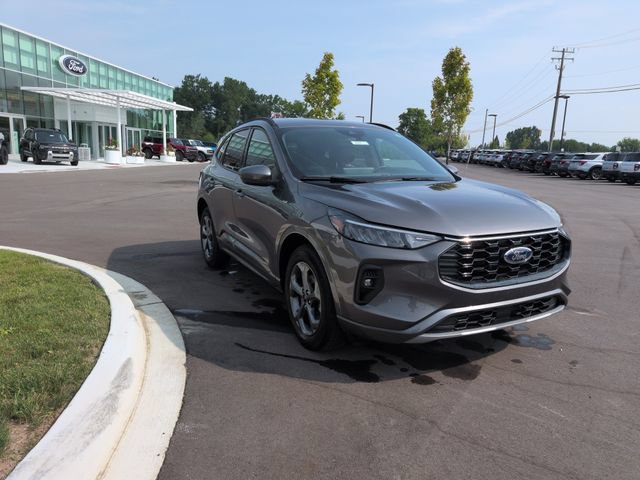 Certified 2023 Ford Escape ST-Line Select w/ Tech Pack #1 AWD/4WD image 7