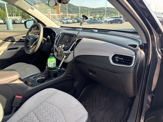Used 2022 Chevrolet Equinox LS w/ LS Convenience Package FWD image 17