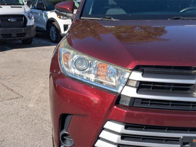 Used 2017 Toyota Highlander LE image 9