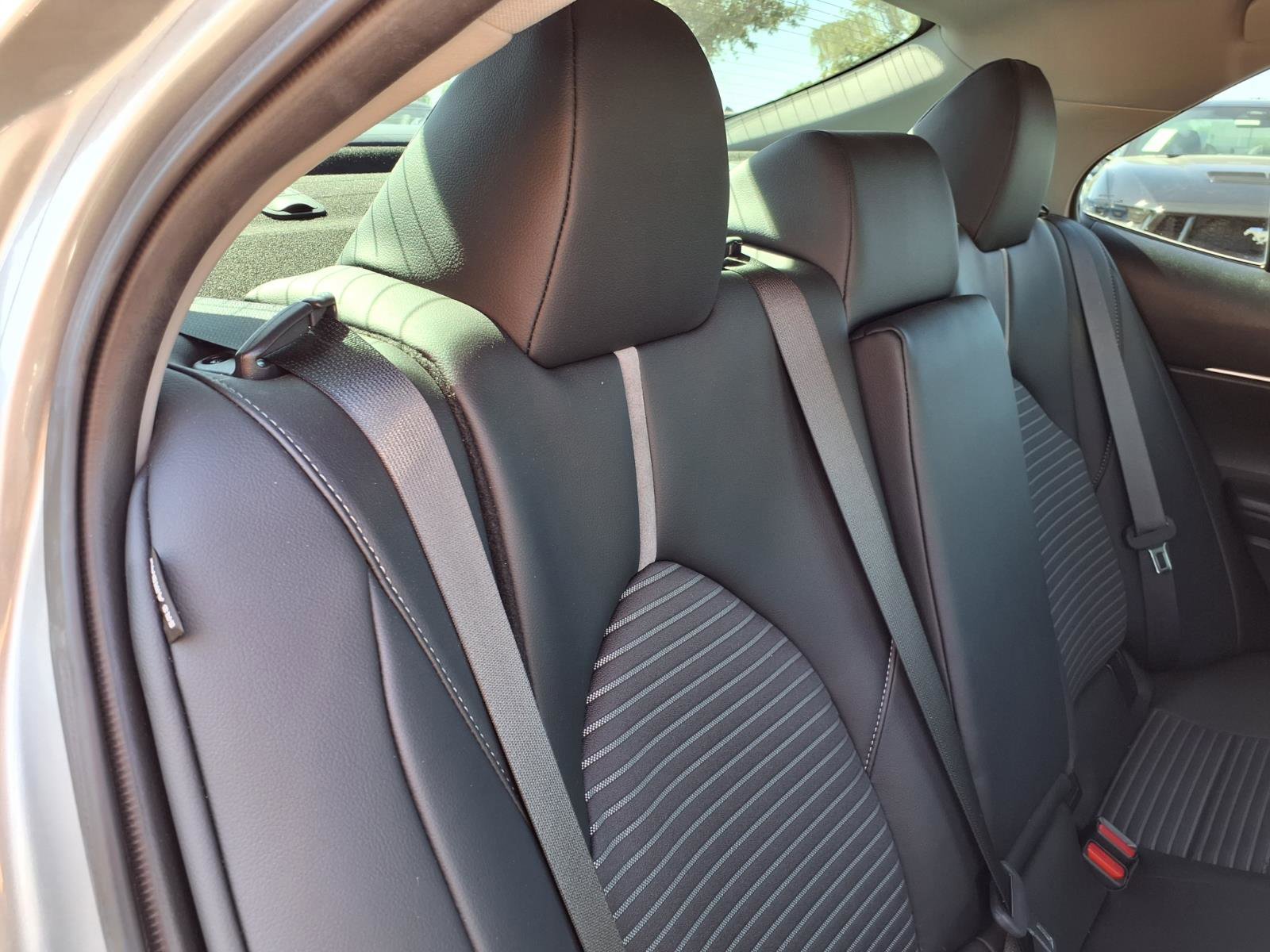 Used 2022 Toyota Camry SE w/ Convenience Package FWD image 15