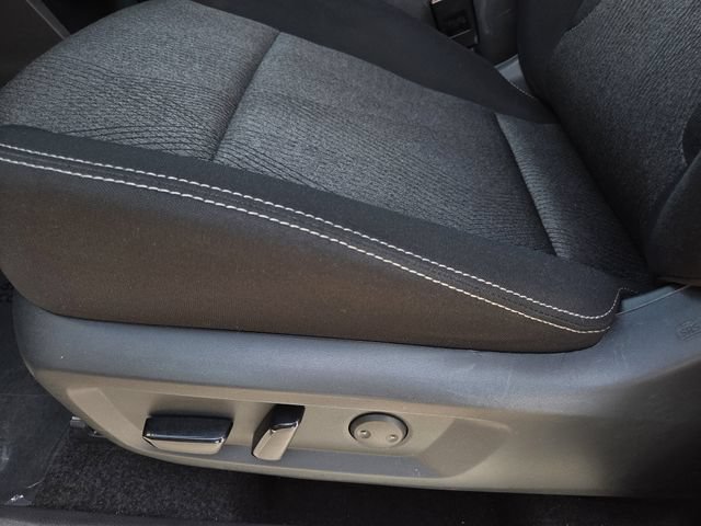 Used 2025 Nissan Rogue SV FWD image 13
