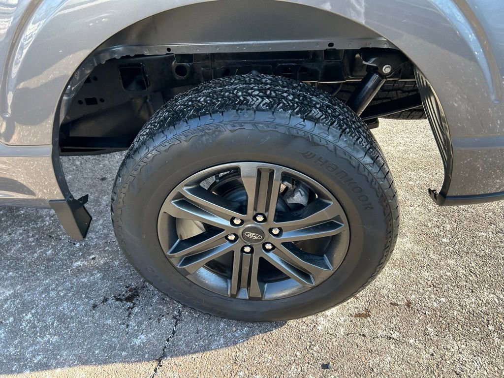 Certified 2022 Ford F150 XLT w/ Equipment Group 302A High image 40