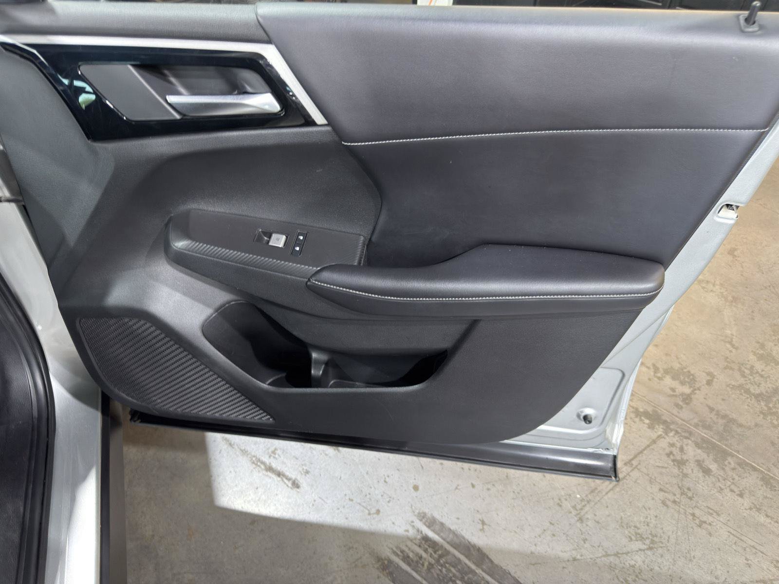 Used 2023 Mitsubishi Outlander SE FWD image 26