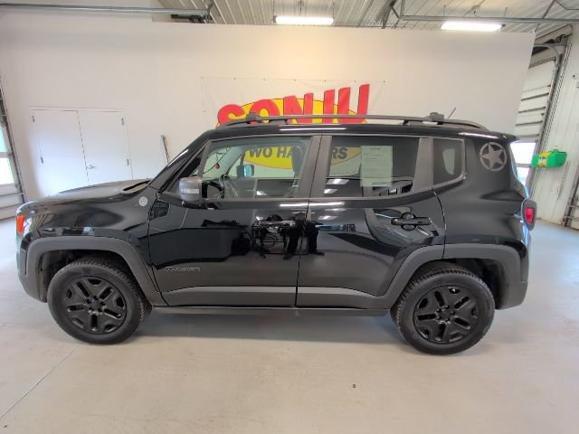 Used 2017 Jeep Renegade Trailhawk image 2